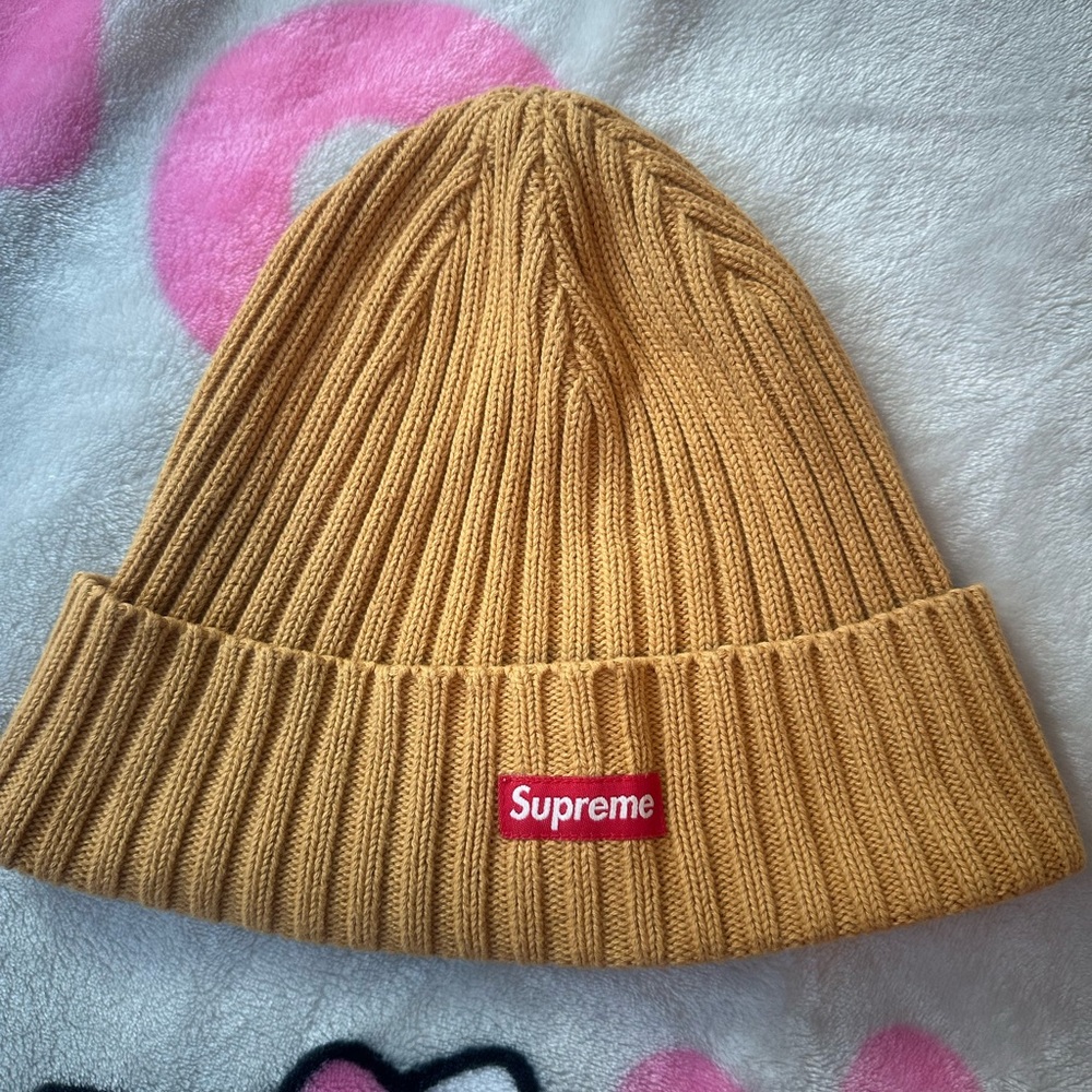 Authentic Men’s mustard yellow and red supreme fall / winter knitted beanie